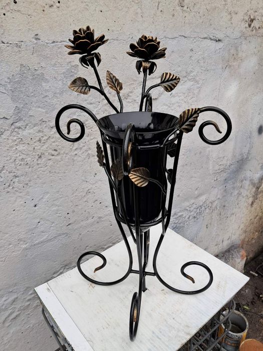 Підставка під вазу для поминального букета