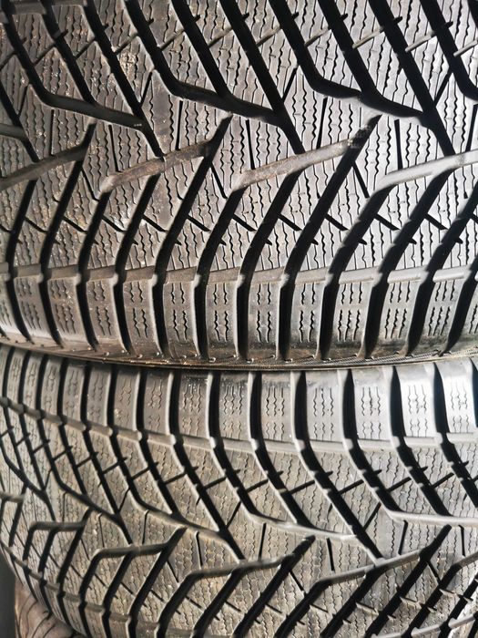 Opony Yokohama zimowe 255/45/r8 xl Multivan T6