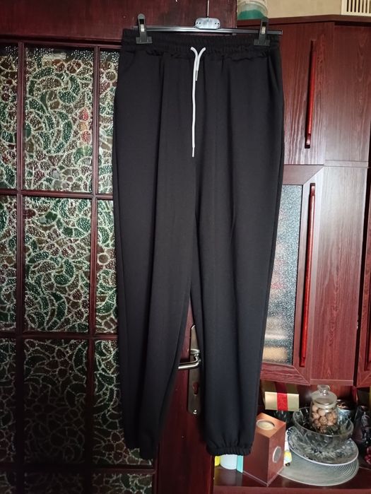 Dres czarny luxury