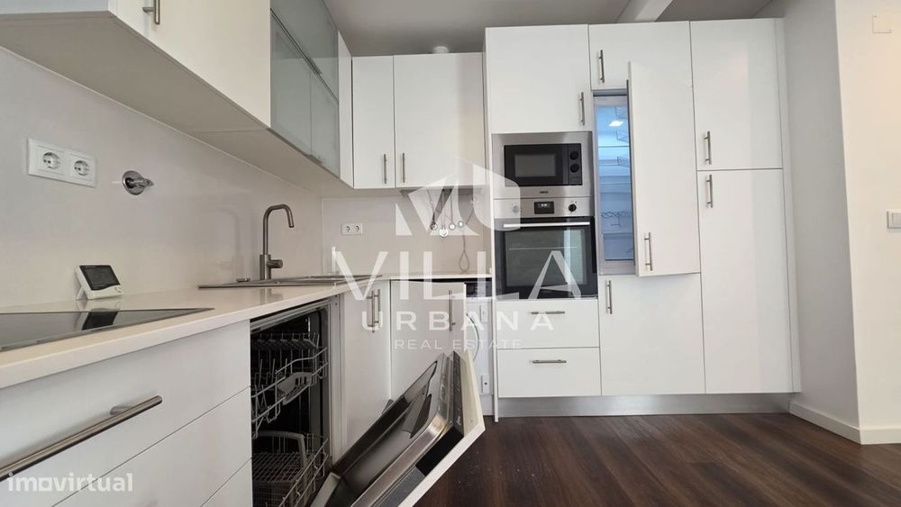 Apartamento T2 c/ Espaço Exterior localizado no Centro de Almada