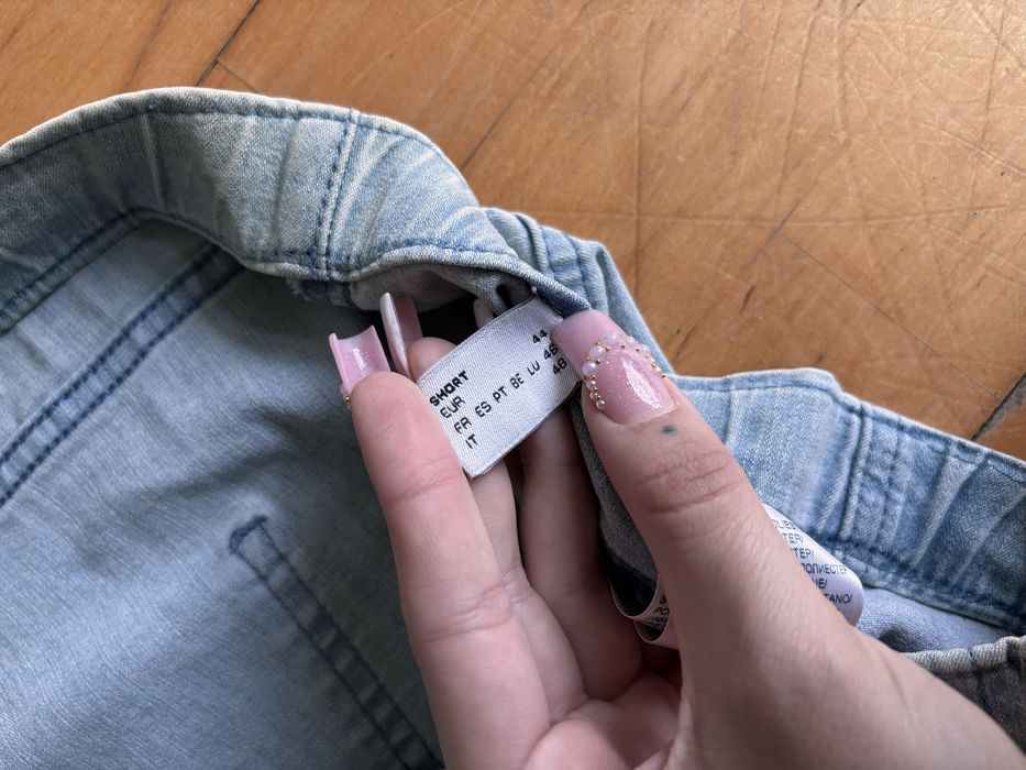 Jasne dżinsy damskie 44