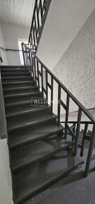 Продаж діючого офісного центру у центрі Калуша.