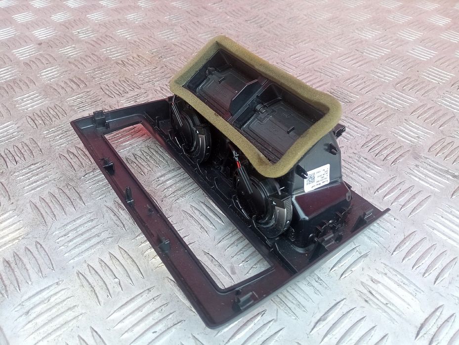 Дефлектор обдування салону задній Touareg CR Туарег СР