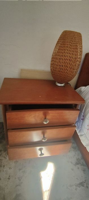 Conjunto Quarto Casal Completo: Cama, Cabeceira e 2 Cómodas de 3 Gavet