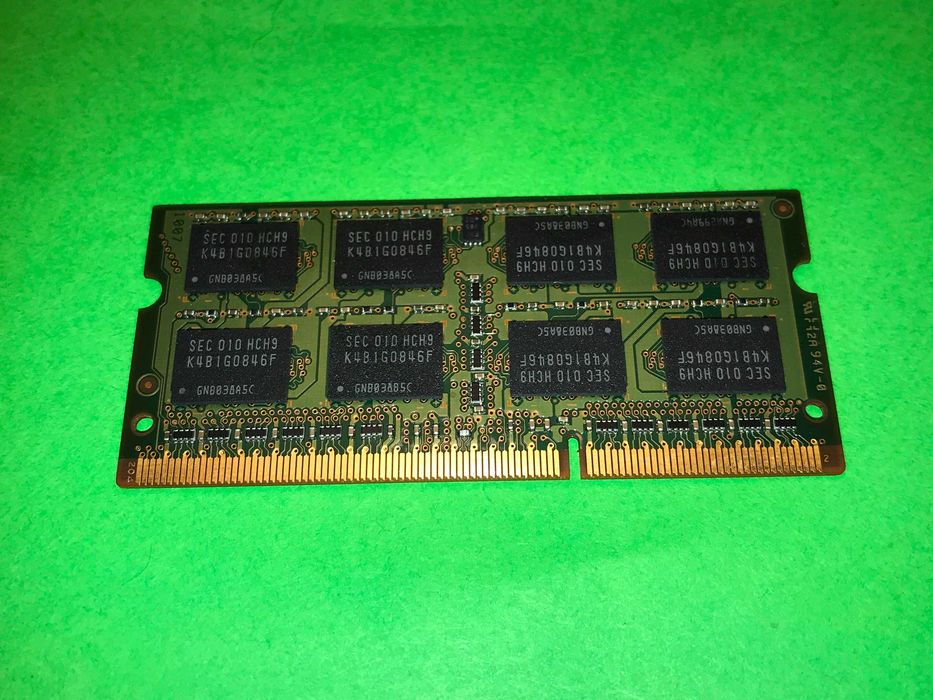 Memória RAM DDR3 para portátil (2GB).