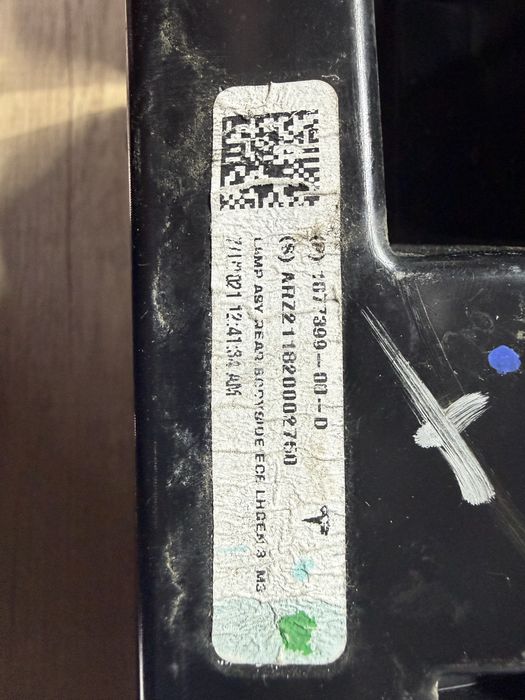 Tesla model 3 model Y ліхтарі задні стопи жовтий поворот