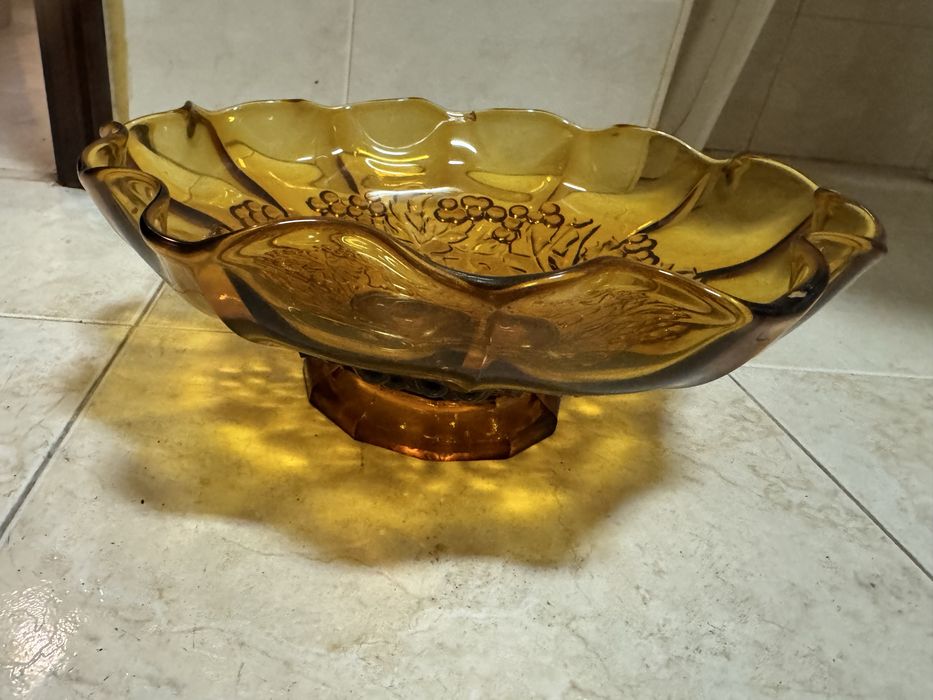 Fruteira de vidro cor ambar