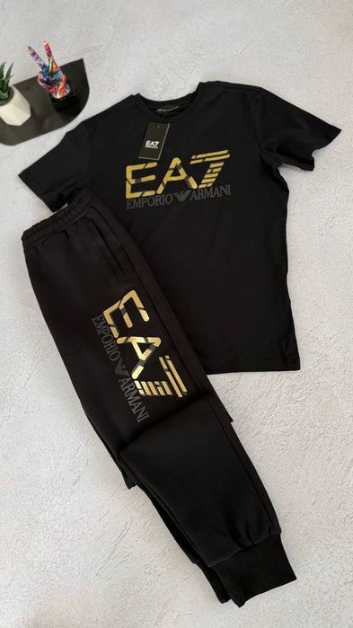 Чоловічий Літній костюм  Armani EA7  футболка  штани boss