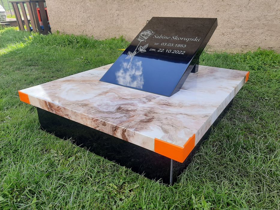 Tani nagrobek urnowy Kompozyt 2199 zł z montażem Cały Kraj.