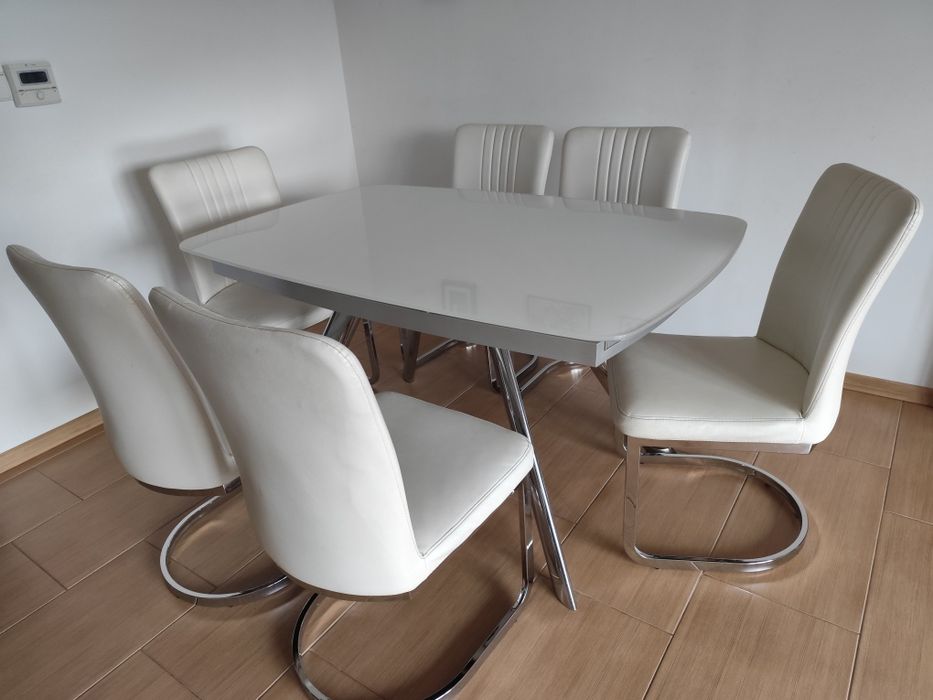 Stół szklany rozsuwany z 6 krzesłami