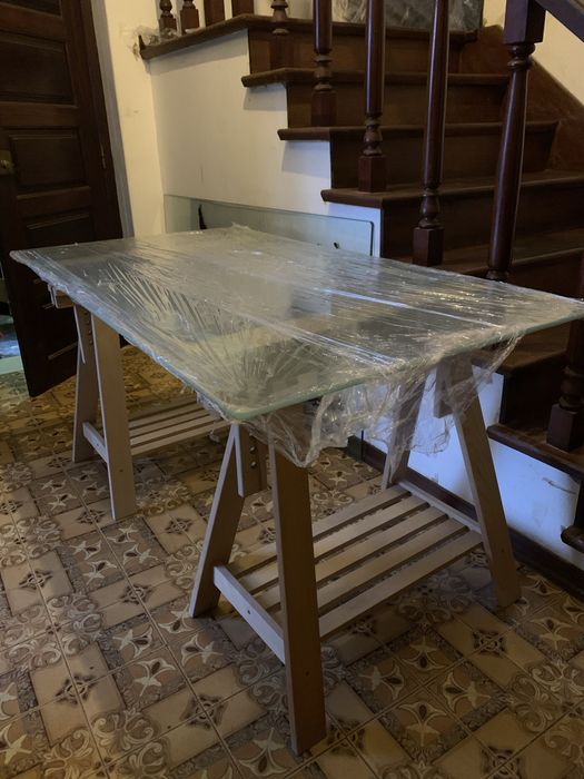 Secretária de Arquiteto/Designer Ajustável com Tampo de Vidro e Cavaletes Premium — COMO NOVA (150cmx80)