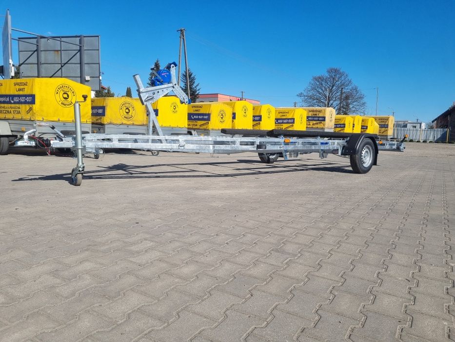 Przyczepa do łodzi podłodziowa jednoosiowa Dmc 1350kg do dł 680+100cm