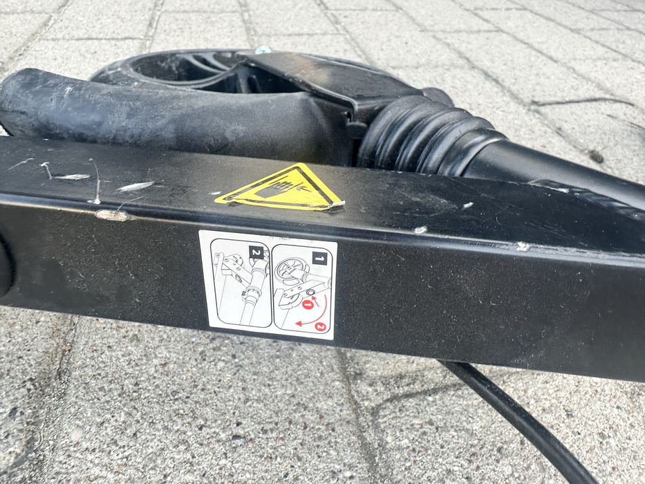 Hulajnoga z hamulcem tarczowym i nożnym