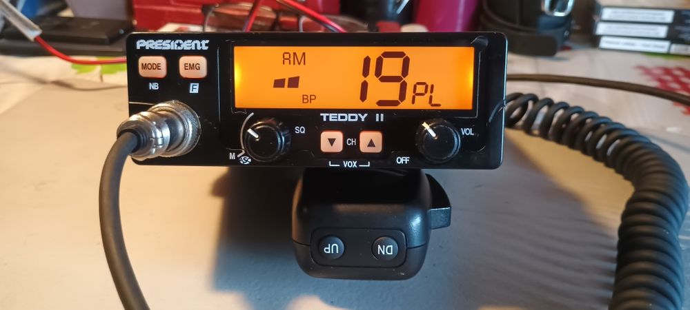 Cb radio president teddy 2-vox