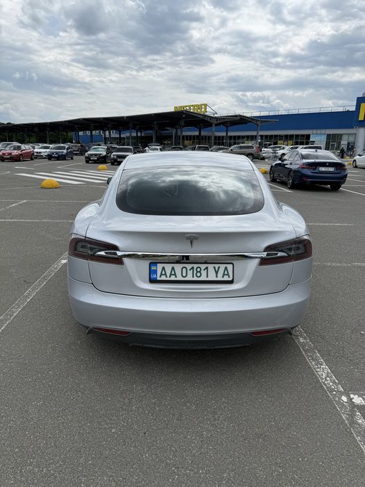 Tesla Model S 75 kwt 2013 г