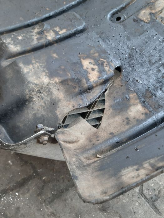 Narożnik Stopnica Lewa Wspornik Zderzaka Przedniego Renault Premium 82317468