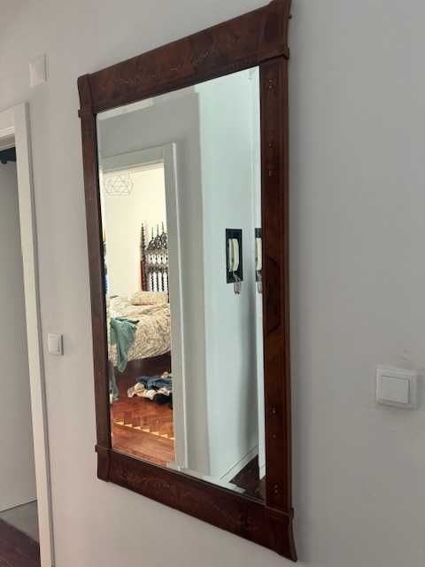 Floor length mirror/ espelho