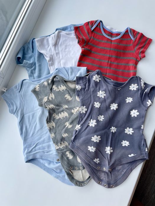 Безкоштовно дитячі бодіки