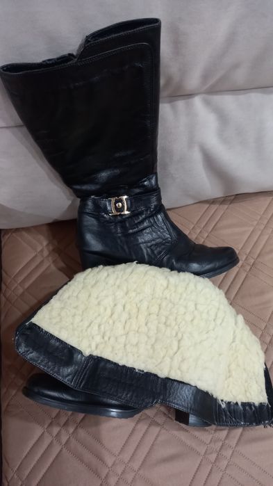 Жіночі чоботи 40р., шкіряні, зимові на натуральному  хутрі