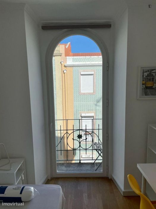 Quarto - localizado em Intendente Lisbon