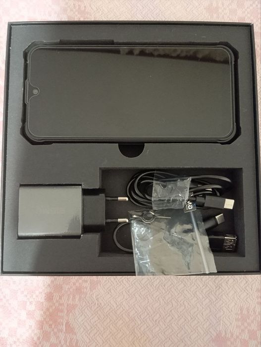 Смартфон Новый!!! Sigma X-treme PQ55 6/64Gb Black UA