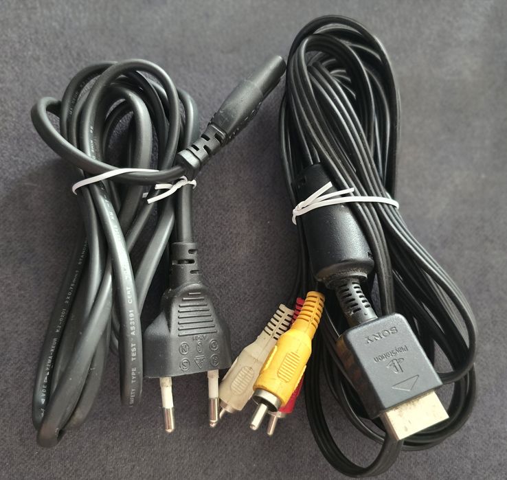 Konsola PlayStation 2 Fat PS2 Satin silver SCPH-50003 pad gra karta pamięci Sony