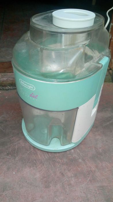 Соковыжималка электрическая Delonghi kc-280, рабочая, бу