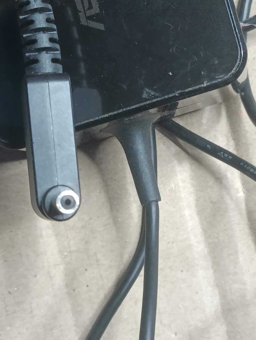 Зарядне до ноутбука блок живлення ASUS 19V 2.37A 45W (4.0×1.35mm)