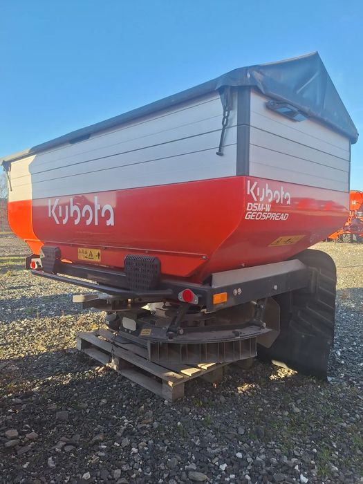 Kubota DSX-W GEOSPREAD  Rozsiewacz nawozów Kubota DSX-W GeoSpread 2800l