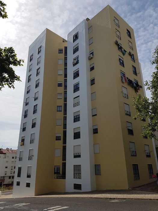 Pintura de prédios através de Rapel ou Alpinismo Industrial