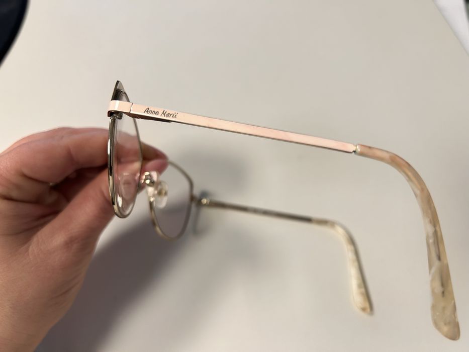 Sprzedam oprawki stan idealny