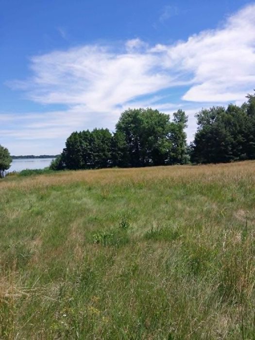 działka budowlana nad jeziorem na sprzedaż