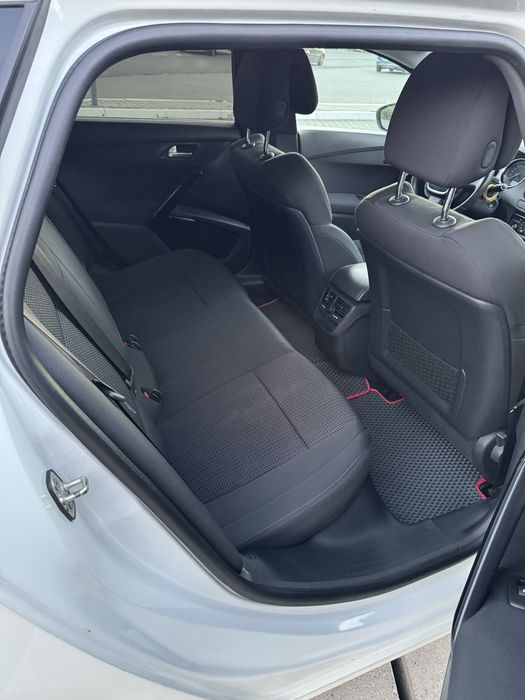 Peugeot 508 SW 2016