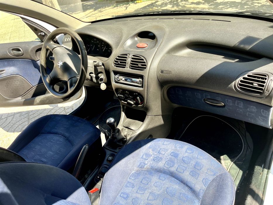 VENDE-SE Peugeot 206 gasóleo (2001)
