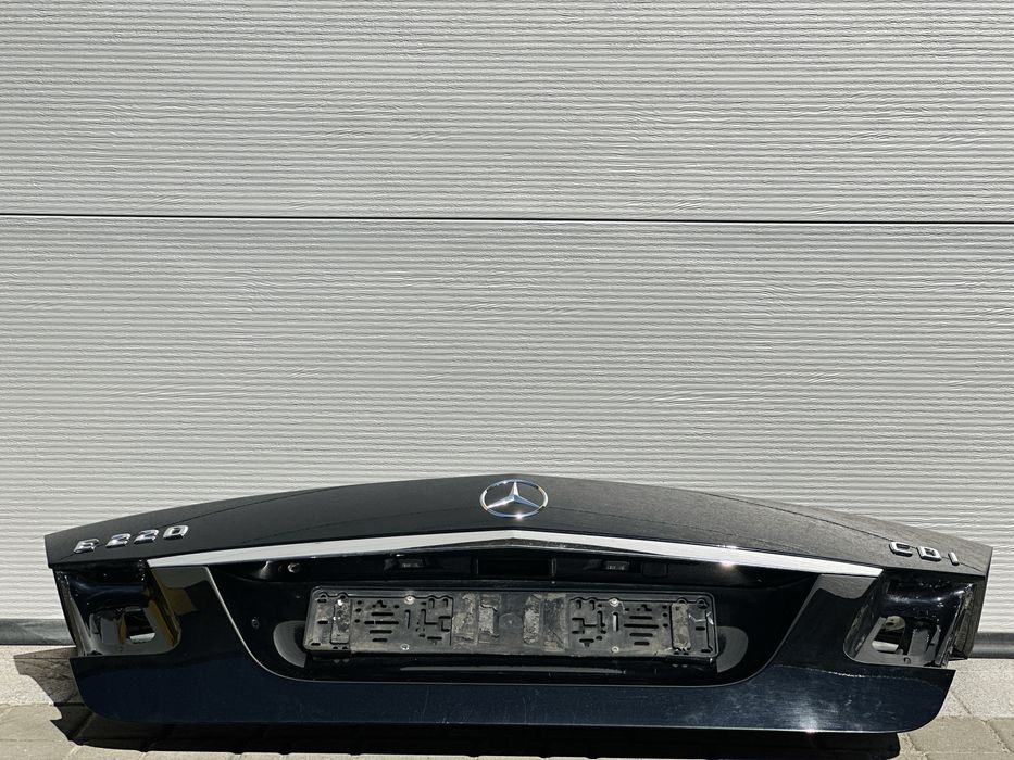 Кришка багажника C197 Mercedes-Benz W212 седан