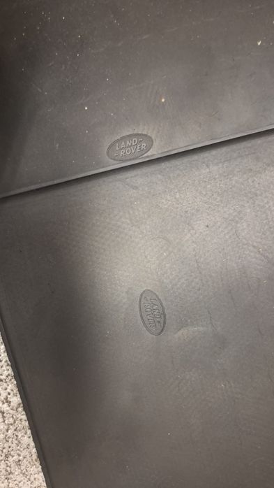 Tapete de consola Discovery 200 TDI e porcas de seguranca