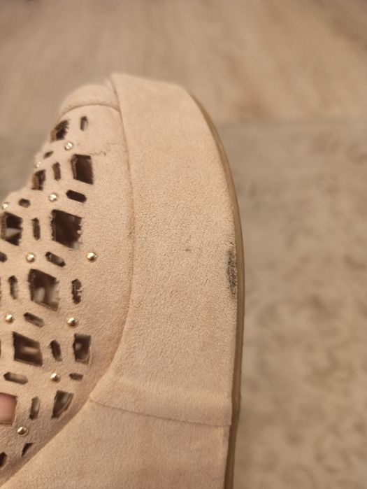 Buty na koturnie różowe