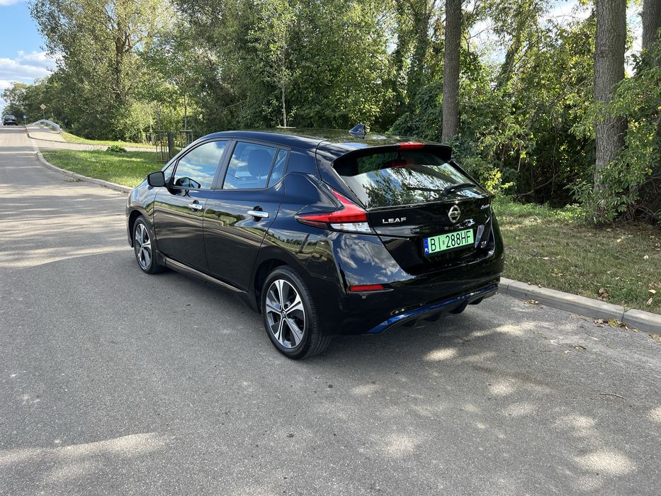 Nissan leaf 62 kwh 30 000 tys km