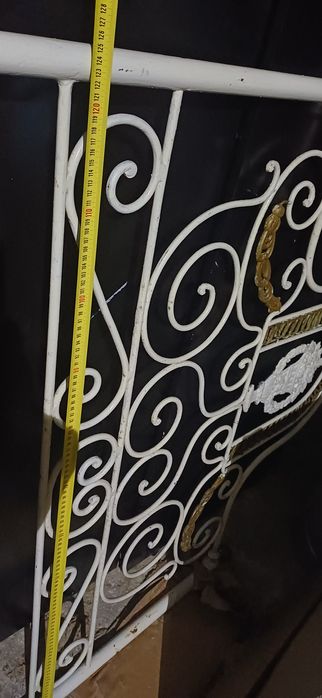 Cama de ferro antiga