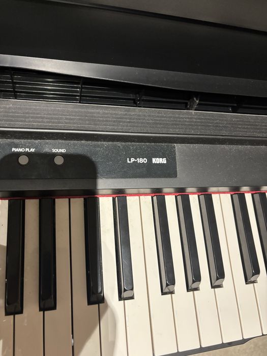 Piano digital Korg LP - 180