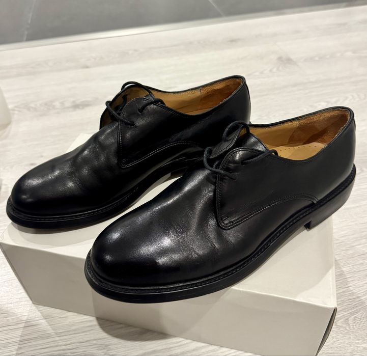 Sapatos pretos em couro novos 42