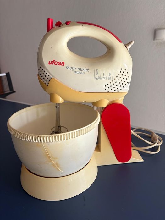 Batedeira ufesa 300w e torradeira