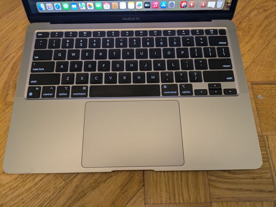 MacBook Air M1, 2021, 8/256 ГБ.