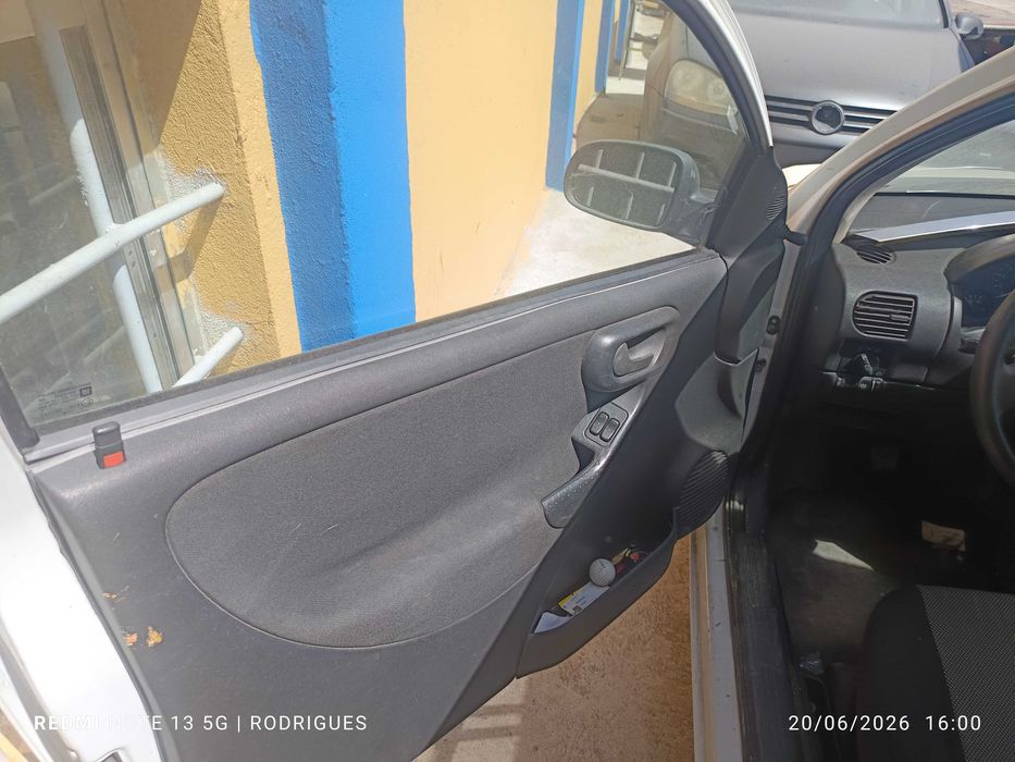 Opel Corsa C para peças