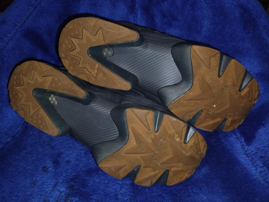 Продам нові кросівки reebok