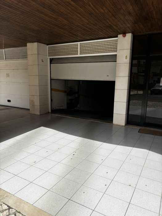 Lugar Garagem Lumiar - Lisboa