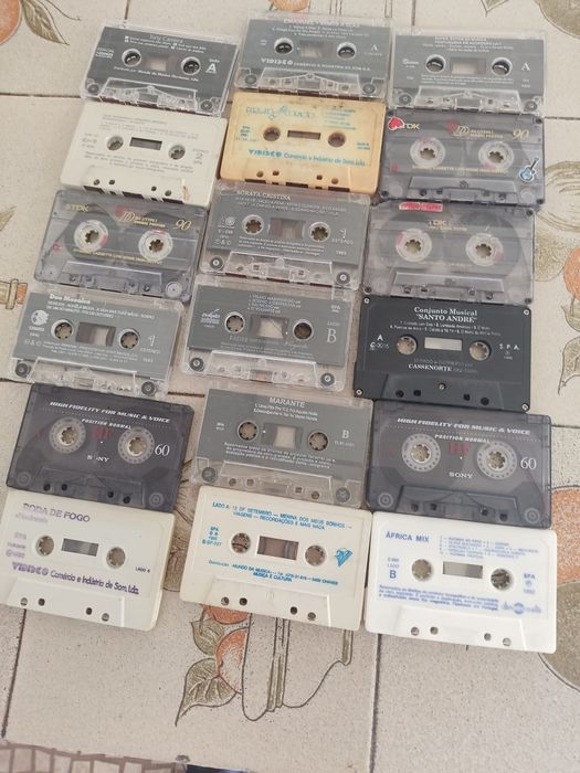 Várias cassetes de musica antigas (oferta)