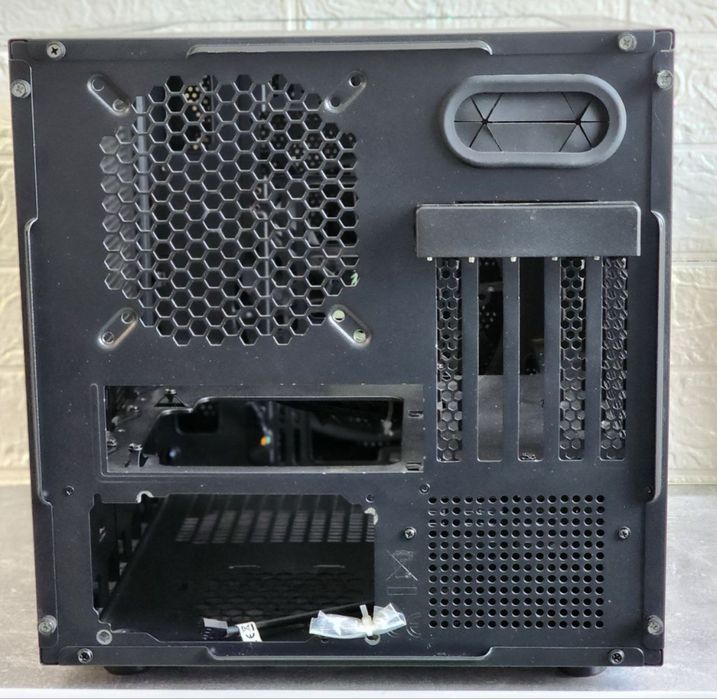 Корпус для ПК Thermaltake Core V21 (mATX)