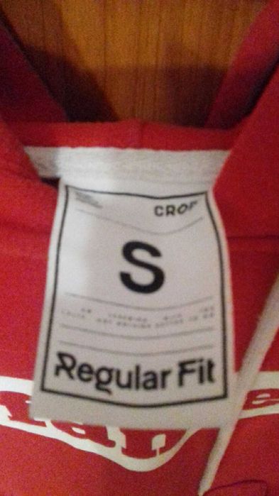 czerwona bluza z kapturem Cropp Regular fit rozmiar S