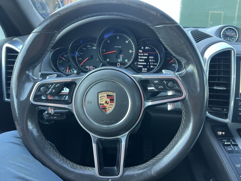 Porche Cayenne de 2015 em muito bom estado